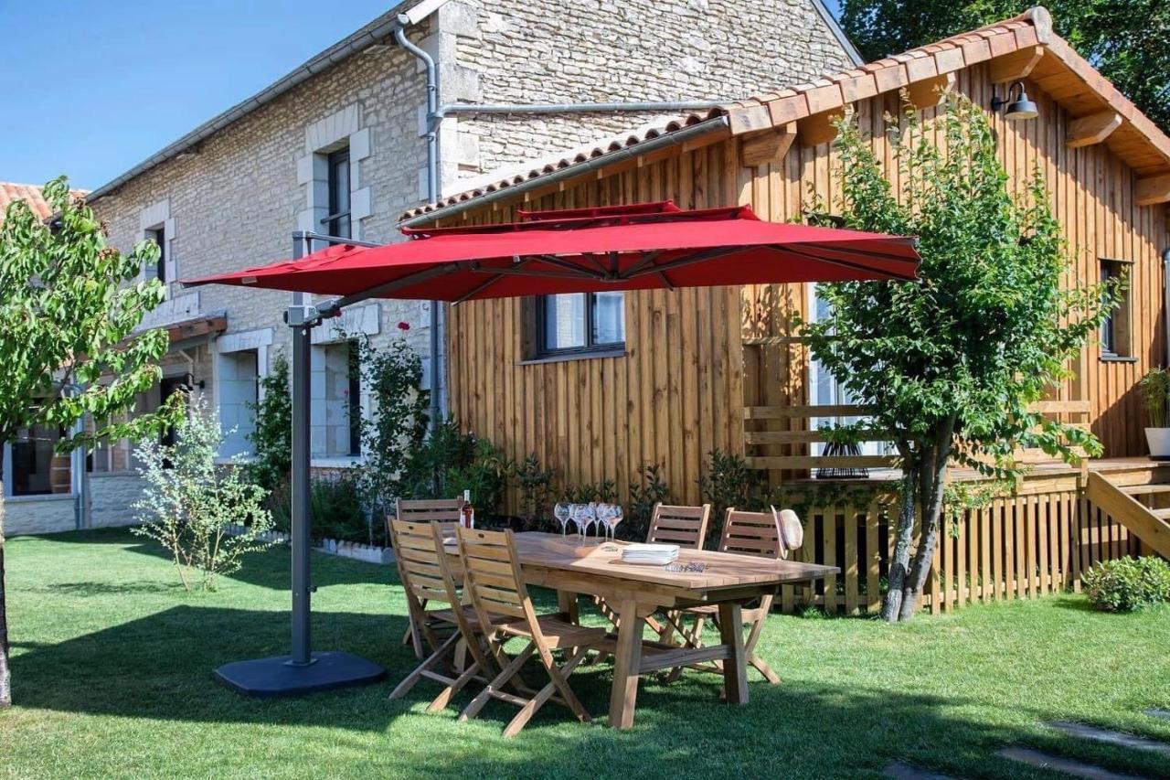 Au Logis De Bellefois - Chambres D'Hotes Neuville-de-Poitou Exterior photo